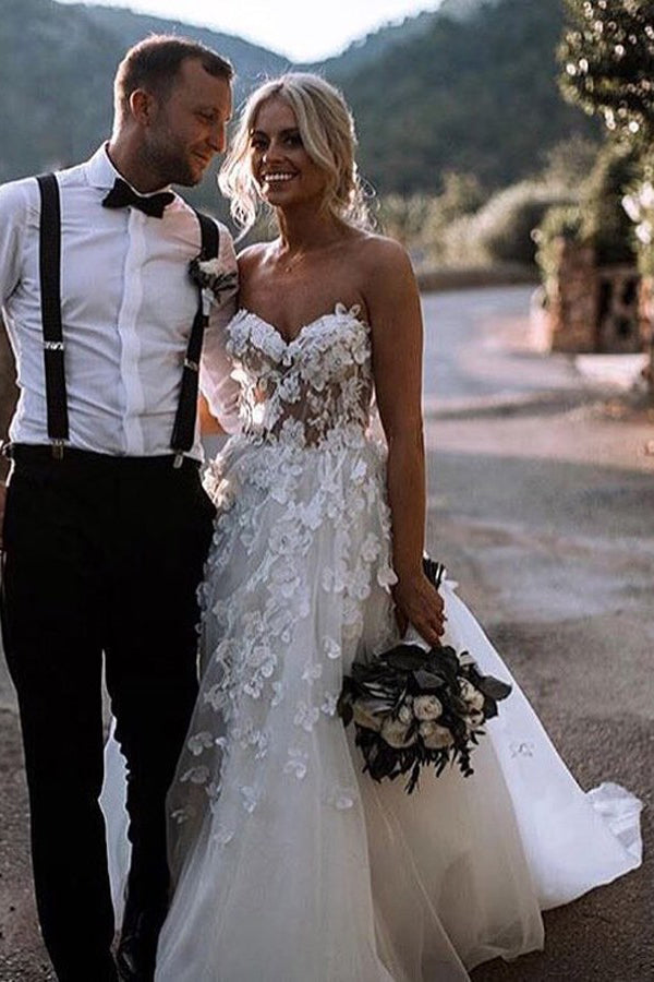 Chic A-line Sweetheart Boho Wedding Dress With Lace Appliques