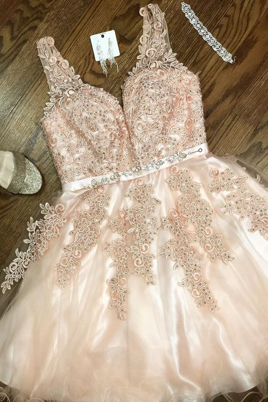 Cute A-line Short Pink Homecoming Dress With Lace Appliques OM495