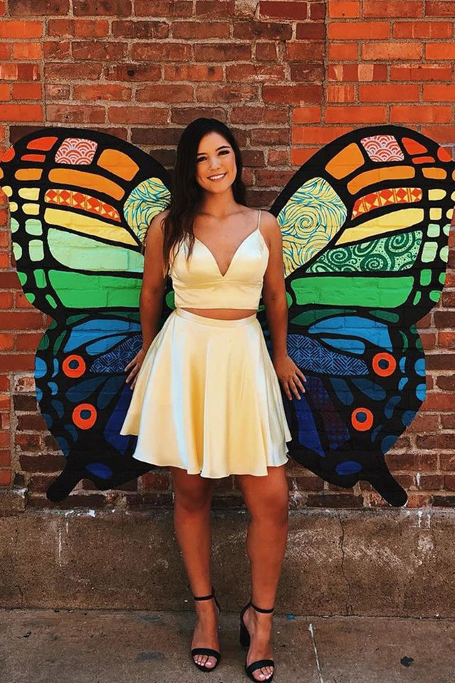 Red Short Two pieces V-neck Satin Homecoming Dress