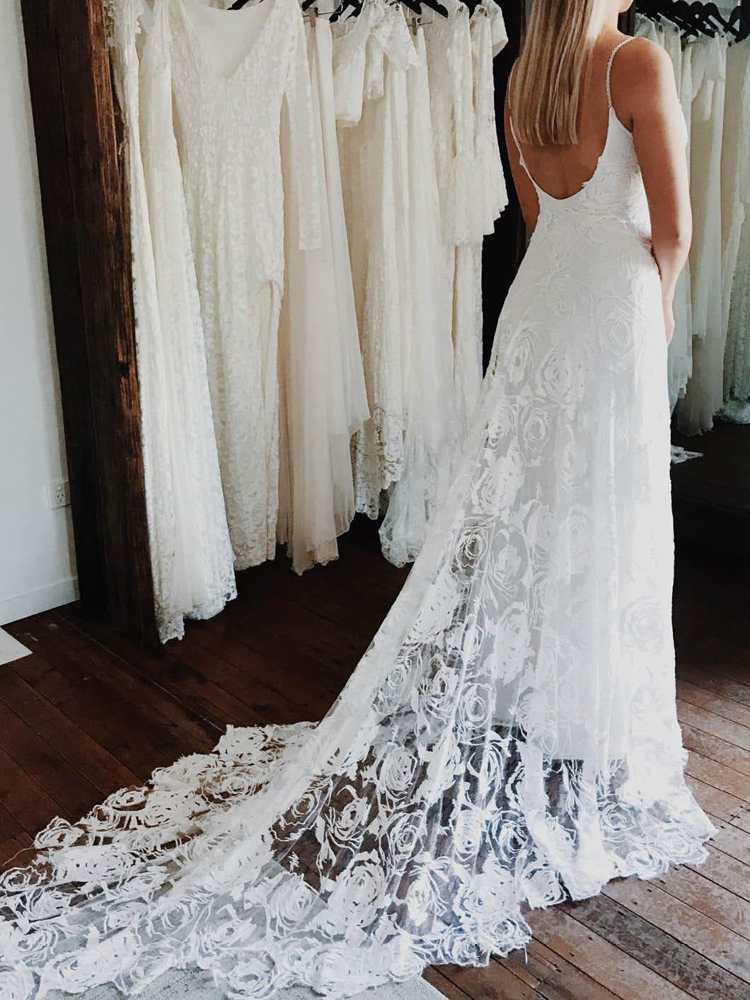 Spaghetti-straps Cross Back Backless Beach Lace Wedding Dress OW318