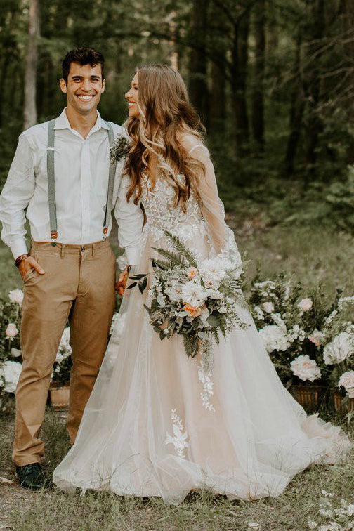 Romantic V-neck Boho Long Sleeve Country Wedding Dresses Applique Backless Bridal Dress OW663