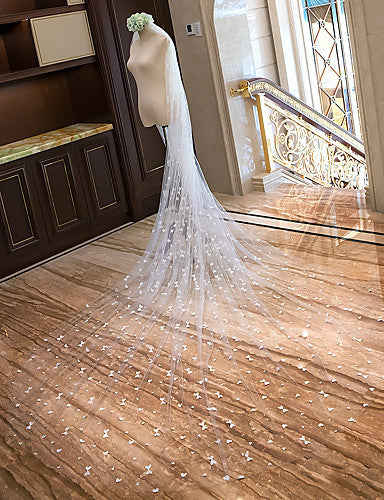 One-tier Cut Edge Chapel Wedding Veil Cathedral Veils with Heart OV4