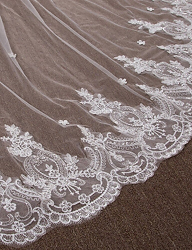 Fashion One-tier Chapel Wedding Veils with Lace Appliques OV8